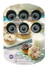 Wilton 12 Cavity Med Doughnut Pan