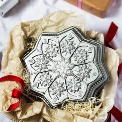 Nordic Ware Sweet Snowflakes Shortbread Pan -Home Kitchen image 2118