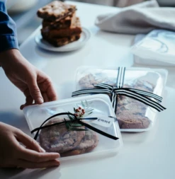 Stasher Silicone Reusable Sandwich Bag: Clear -Home Kitchen image 307