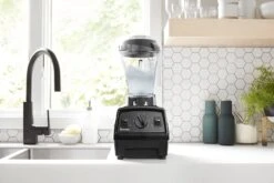 Vitamix Explorian Series E310 Blender -Home Kitchen image 968